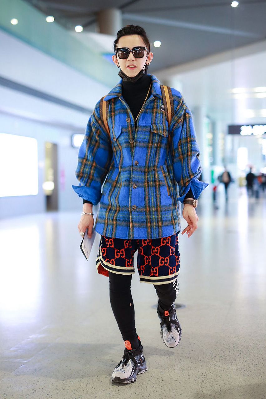 最近,纪凌尘拿脏脏包走秀的视频火爆网络,引发了大家对脏脏包形象是否