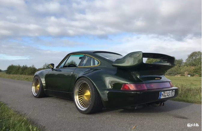 风冷保时捷964改装,魅力不减当年