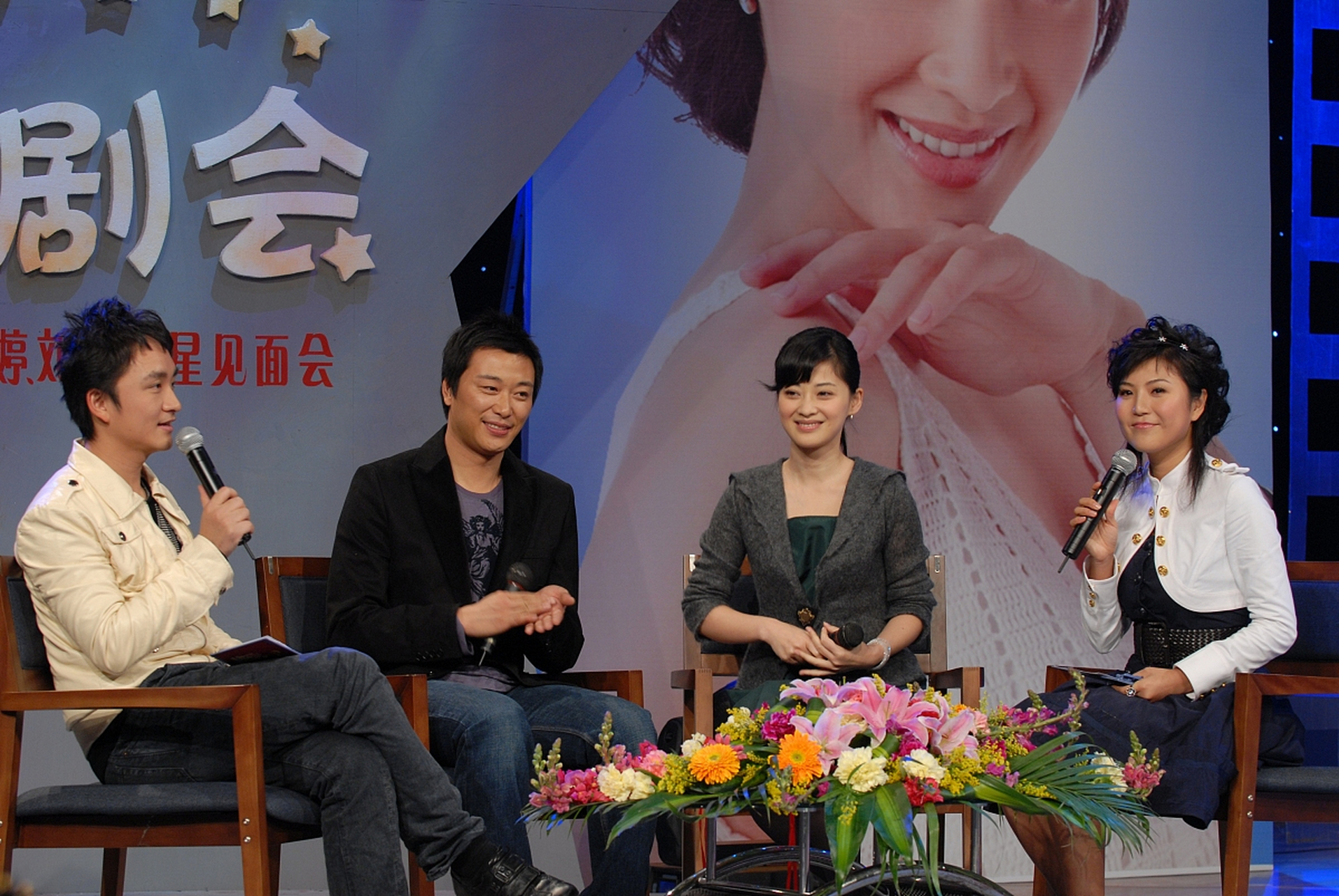 梅婷和刘琳这对好姐妹已经走过了20年的光阴,是那种让人羡慕的深交.