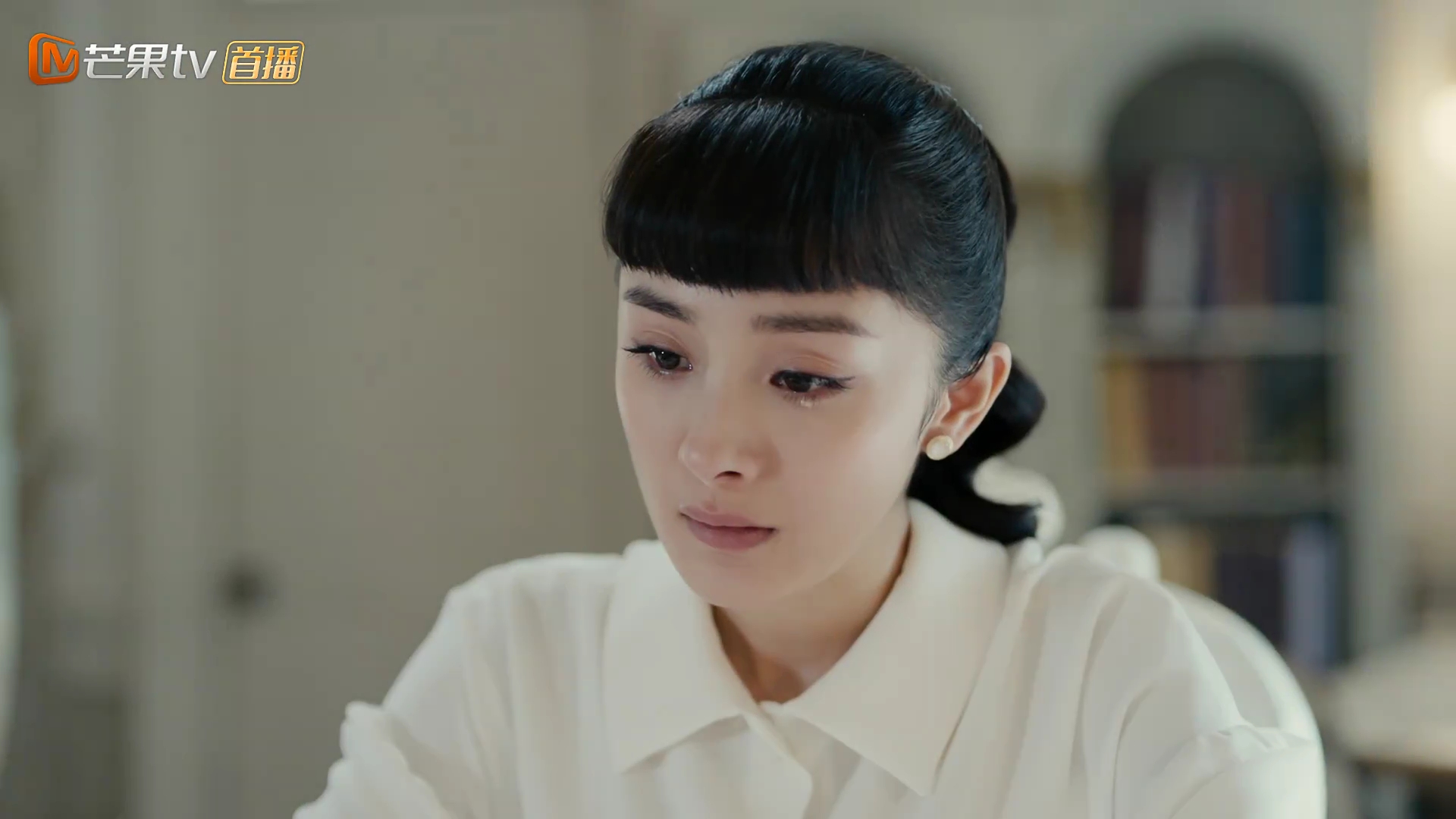 杨幂新剧,3分多钟短片换了近14套衣服,轻松搞定复古齐刘海