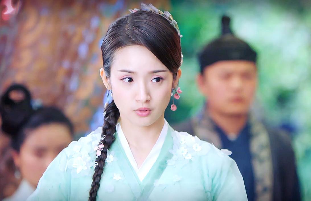 林依晨《小女花不弃》一组精美剧照,网友:满满的少女感!