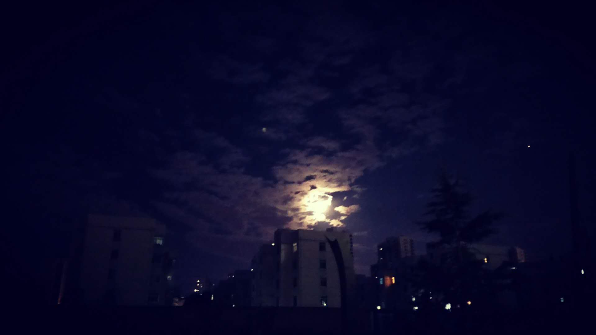 夜半驚魂,今天你撿東西回家了麼?晚上可千萬不要看!