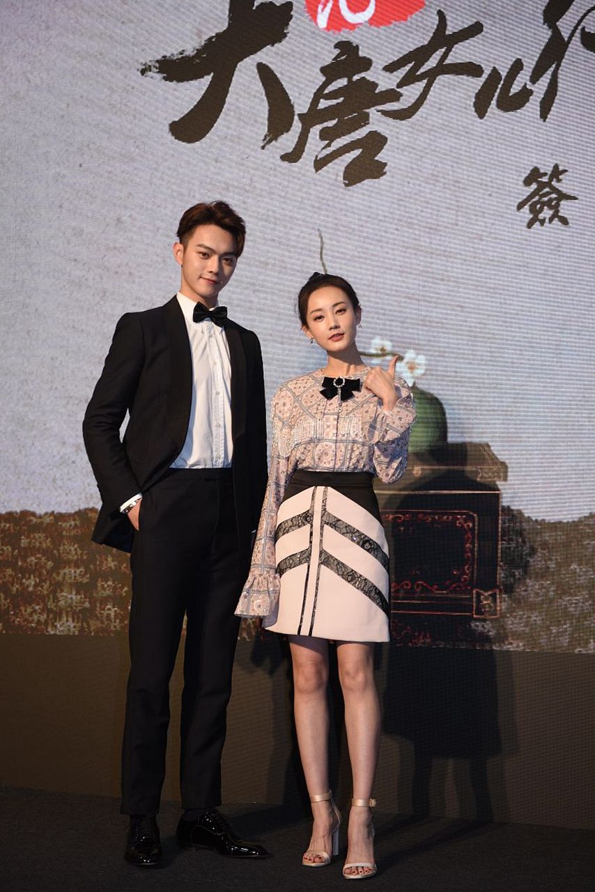 许凯和李一桐,算不算是,最萌身高差?原来,许凯竟然这么高呀!