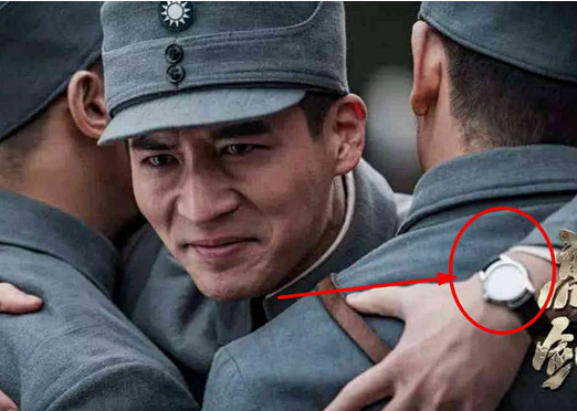 新《亮剑》抹发胶我忍了,衣服崭新我忍了,但这一点我忍无可忍!