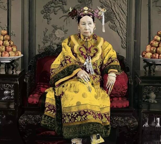 那英全名叫"叶赫那拉英"?与慈禧是什么关系,真是皇族后裔?