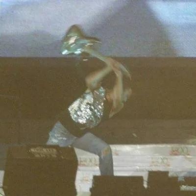 转眼,谢霆锋40岁了,还记得那个16岁出道的狂傲少年吗?