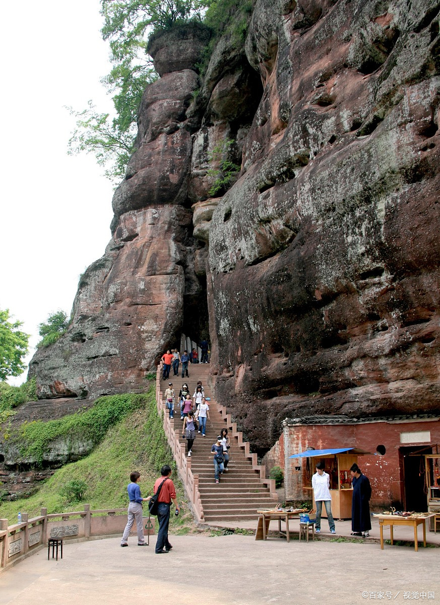 龙华古镇:八仙山立佛高达32米.@建安视角的动态
