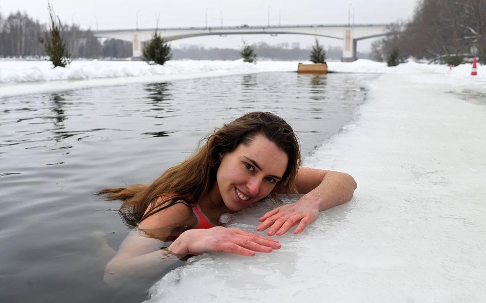 俄罗斯 少女 泳装图片