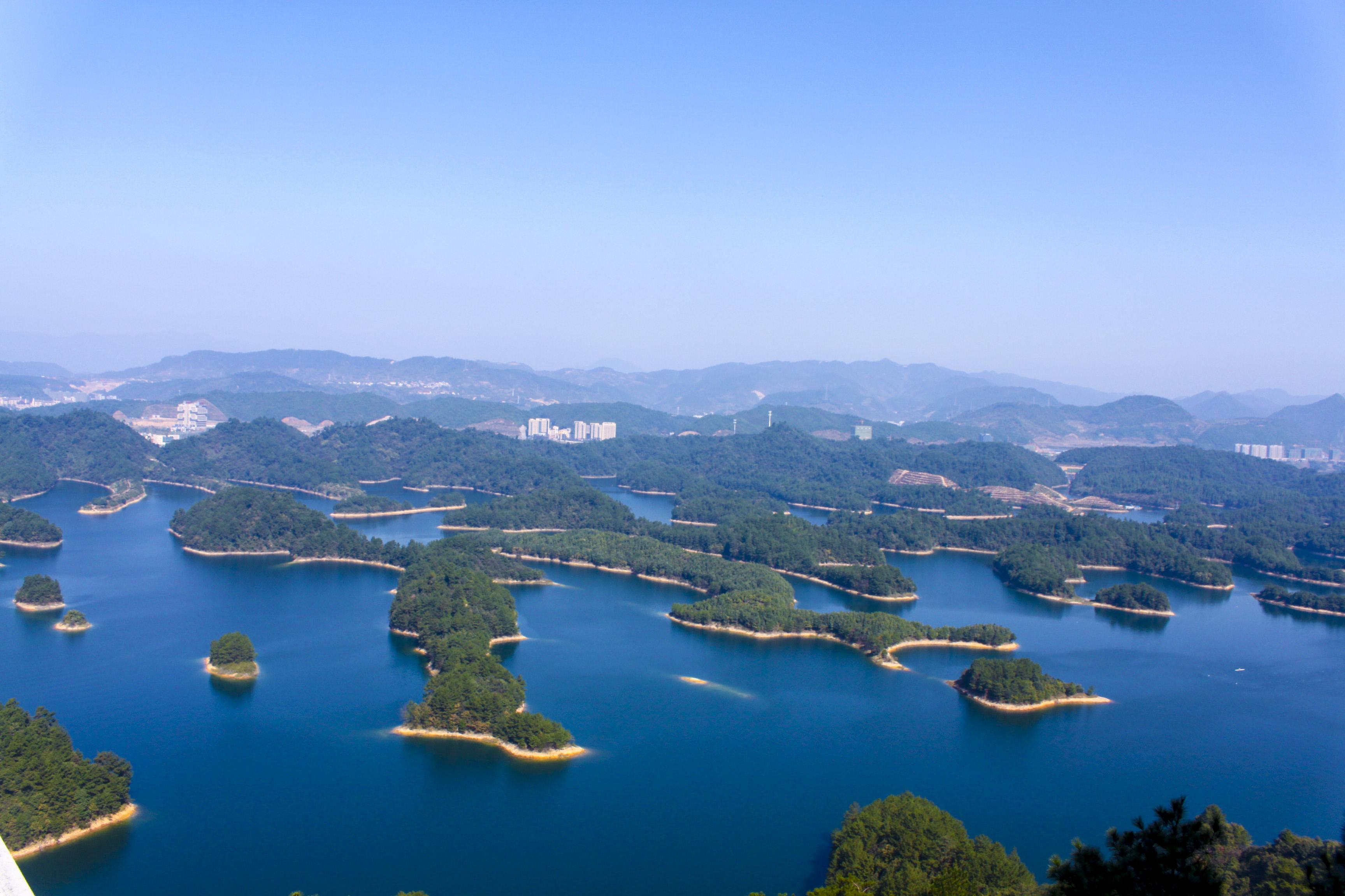 杭州十大必玩景区排行,这个号称小九寨沟的地方,你去过没有?