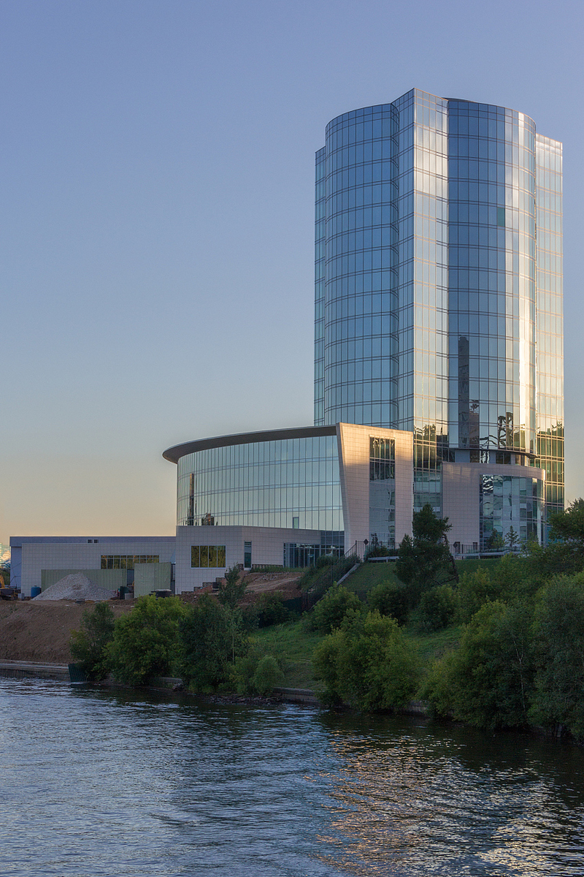 金花玉湖广场酒店位于罗平县城核心地段,环境优美,设施齐全,是游客