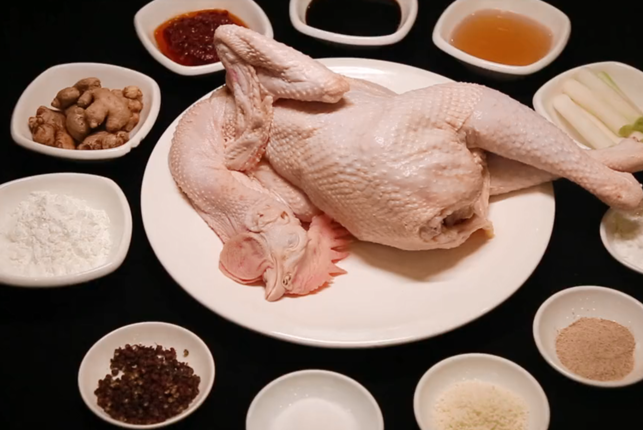 川菜传统菜"热窝鸡",姜醋味浓郁,特别做适合下饭菜和下酒菜