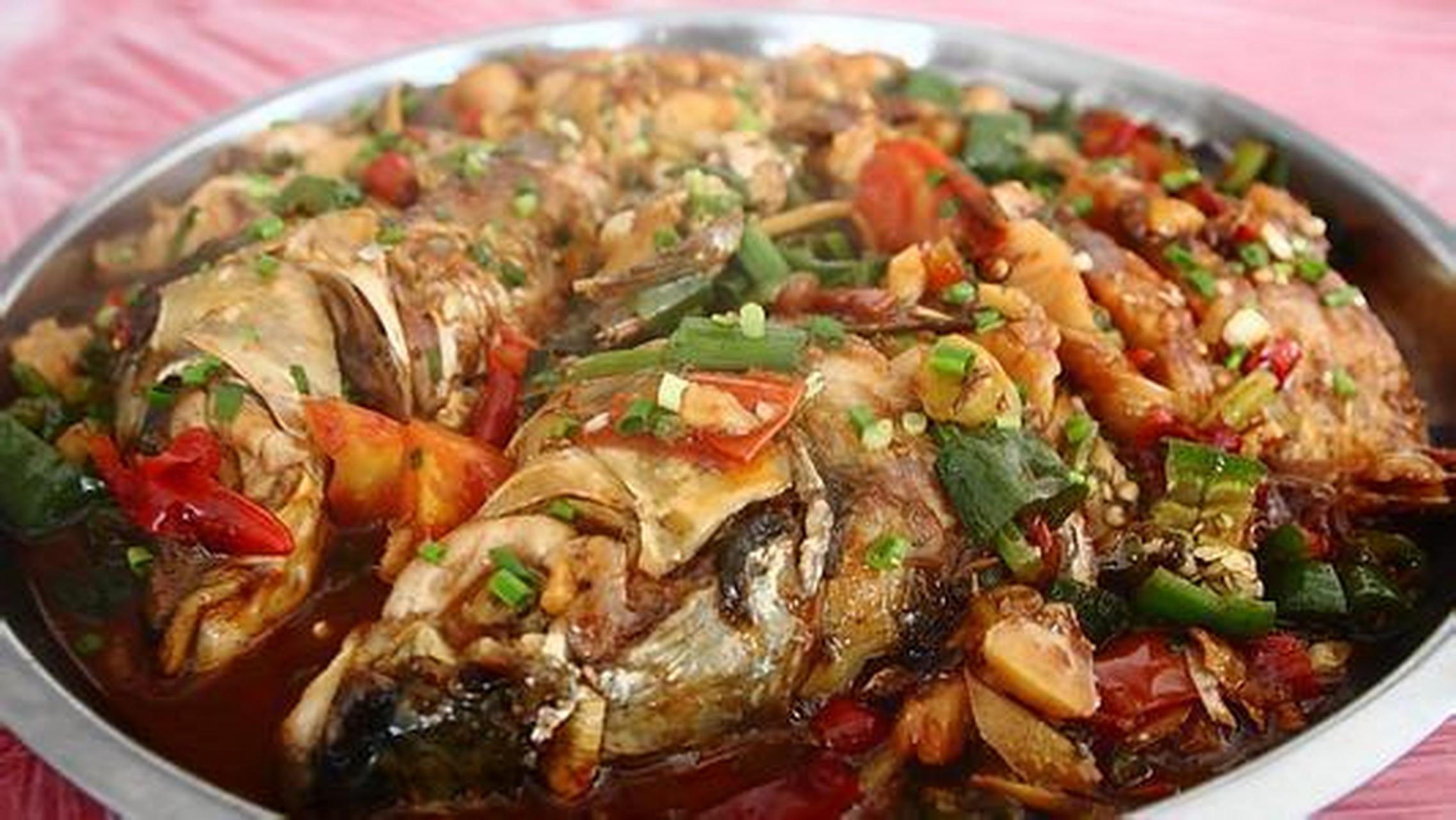 城市身边事#【桂林美食】漓江啤酒鱼是一道色香味俱全的汉族名菜