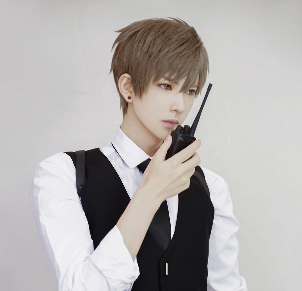 cos大神熊祁的制服照,最后一张帅到完全挪不开视线!