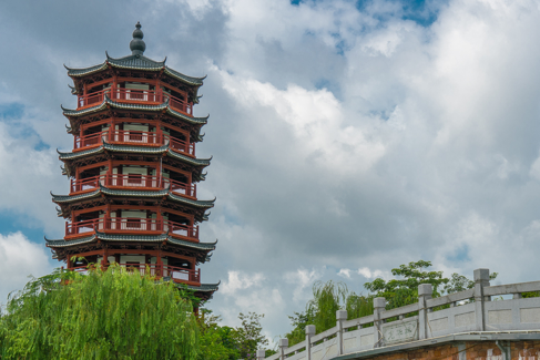 在广东东莞的西北部,有一个名为麻涌的水乡小镇,它在宋代时就立村