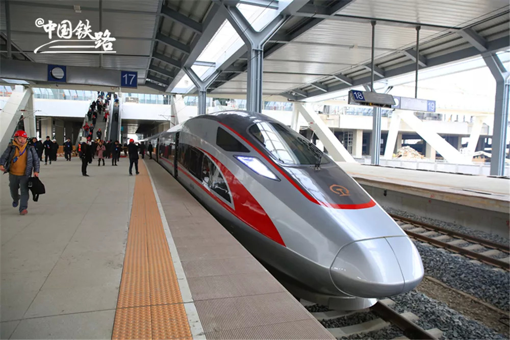 济南到青岛高铁明日开通运营