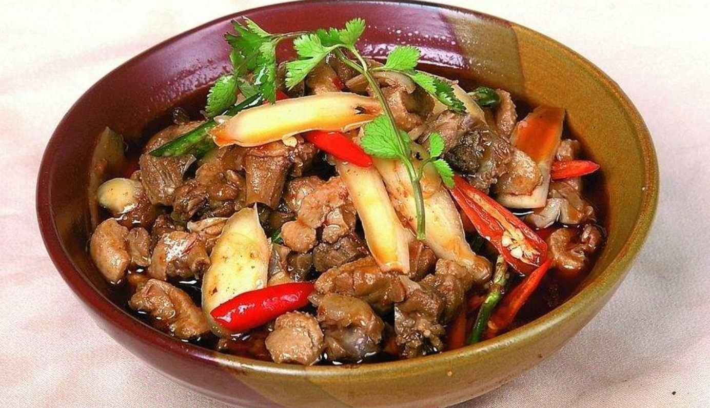 仔姜鸭的鸭肉要不要焯水,很多人弄错了,难怪做出来又腥又柴!