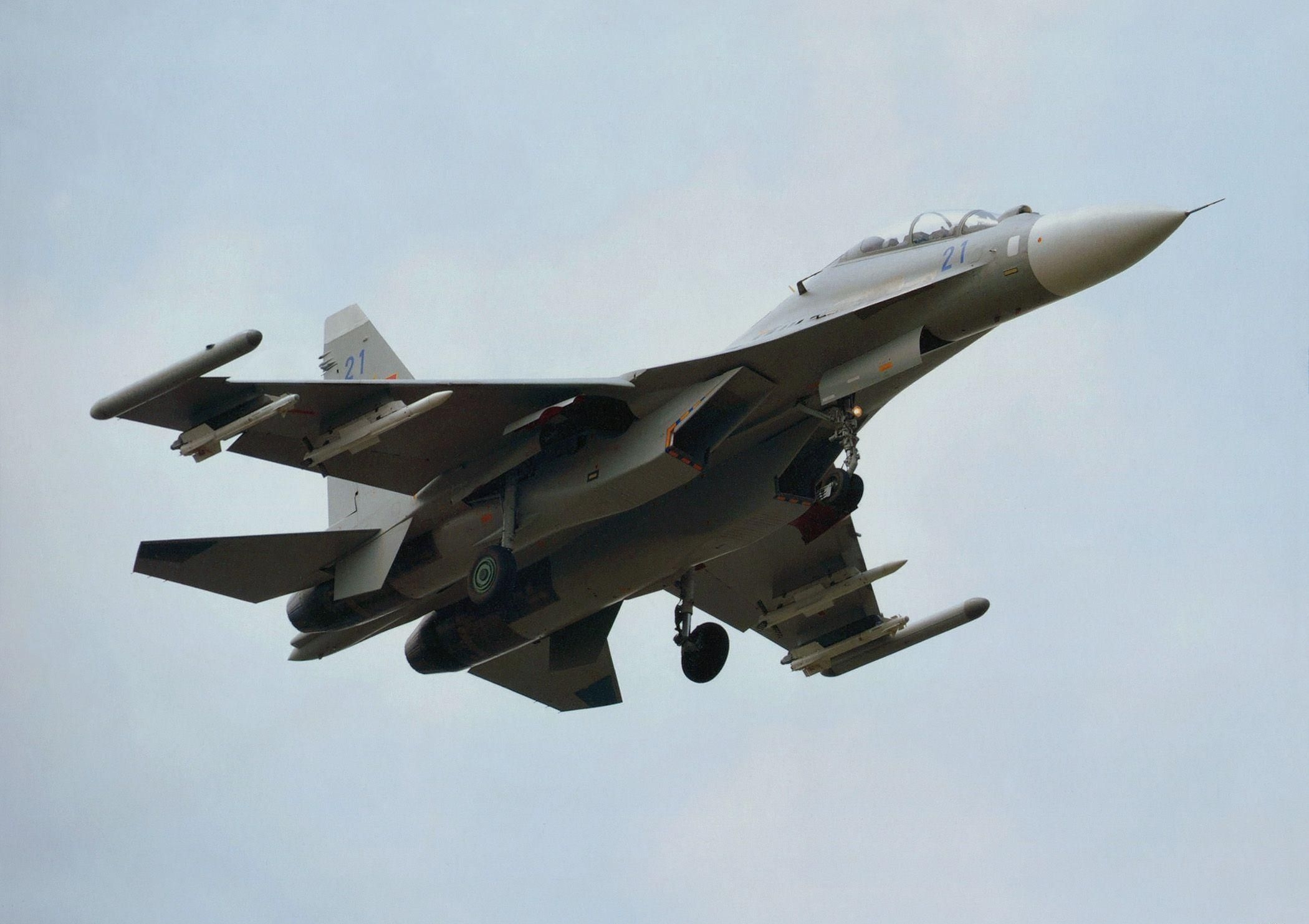 12架外军战机逼近领空,重点侦察战略目标,苏35首次挂满导弹出击