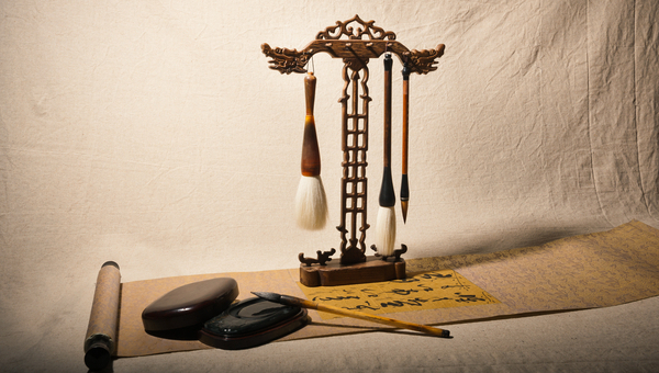 中国历史上讲的"文房四宝"是什么?它们都以出自哪而闻名?