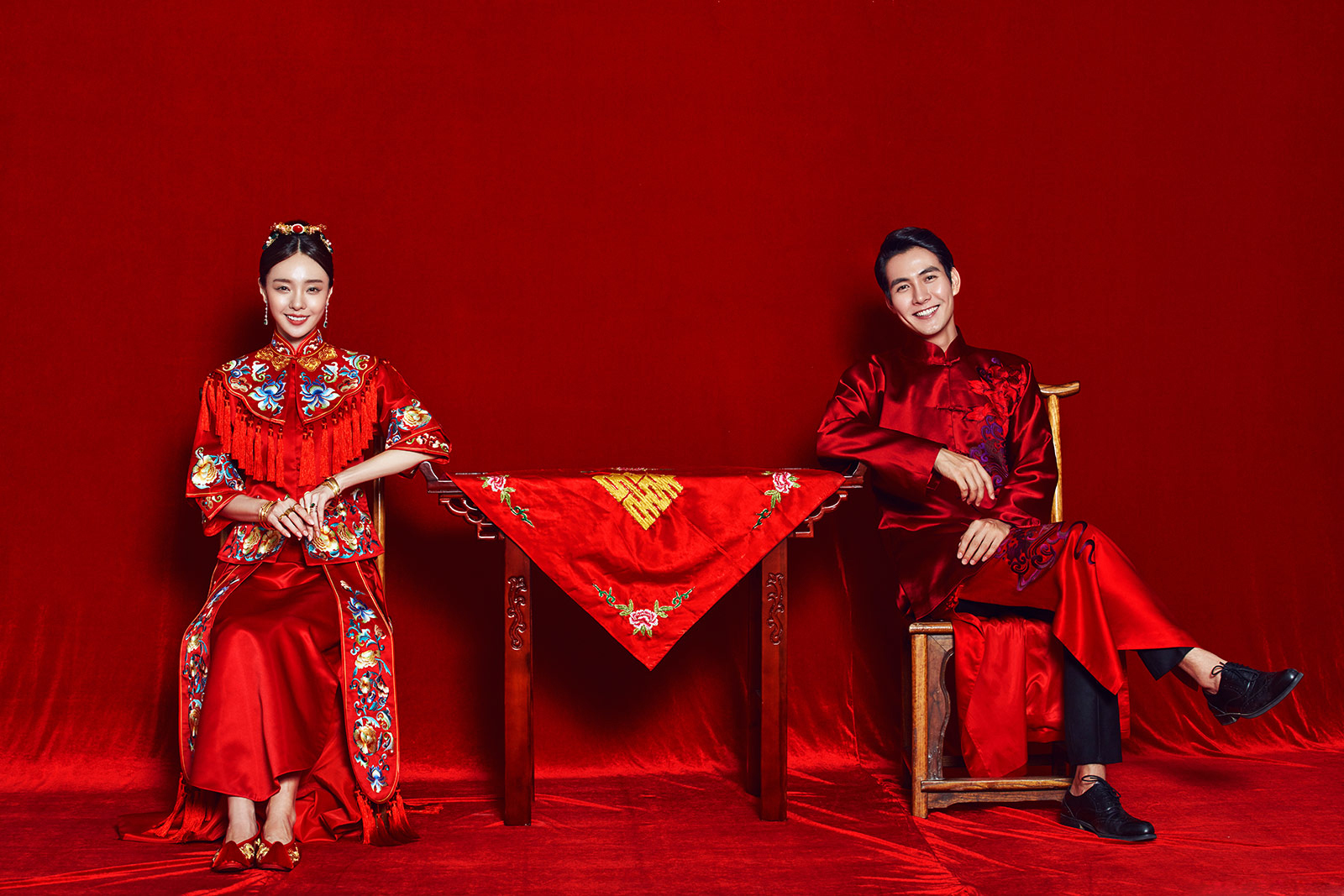 这些美得不可方物的中式婚纱 看完都想结婚了