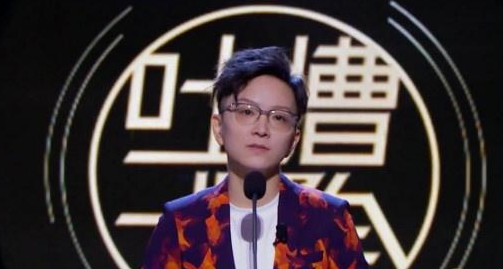 王佩瑜早年女装照被扒,逆生长的典范!难以相信她竟这么大了