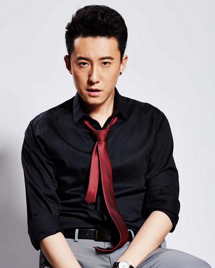 但他仍在敬业认真的完成自己参与的每一部影视剧作品,这匹