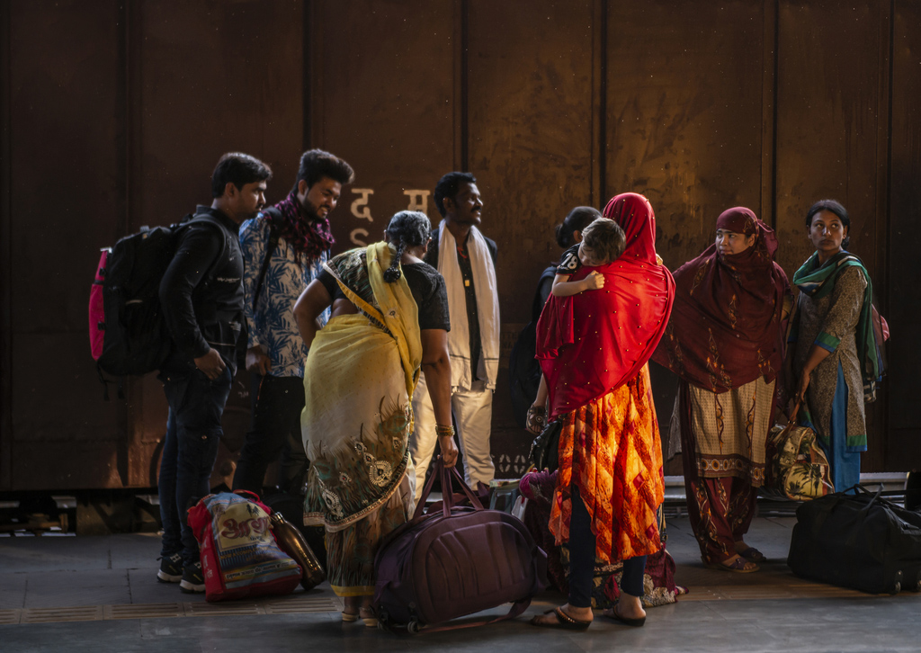 人文纪实摄影:印度斋普尔火车站人文风情