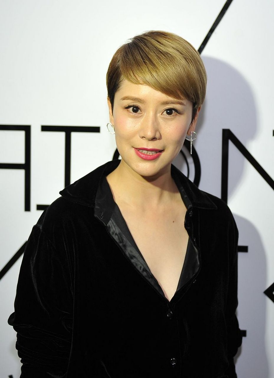 与人相处,始于颜值,敬于才华,合于性格,久于善良,忠于人品.