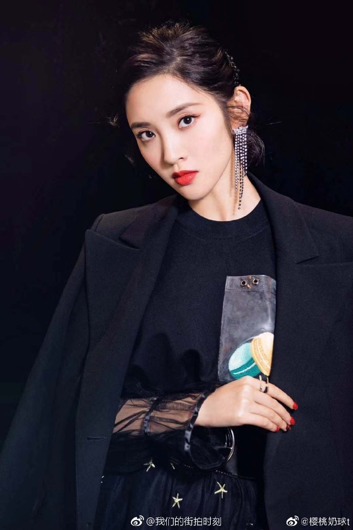 万物皆可云#仍然有从泥泞里开出的温柔的花 有樱