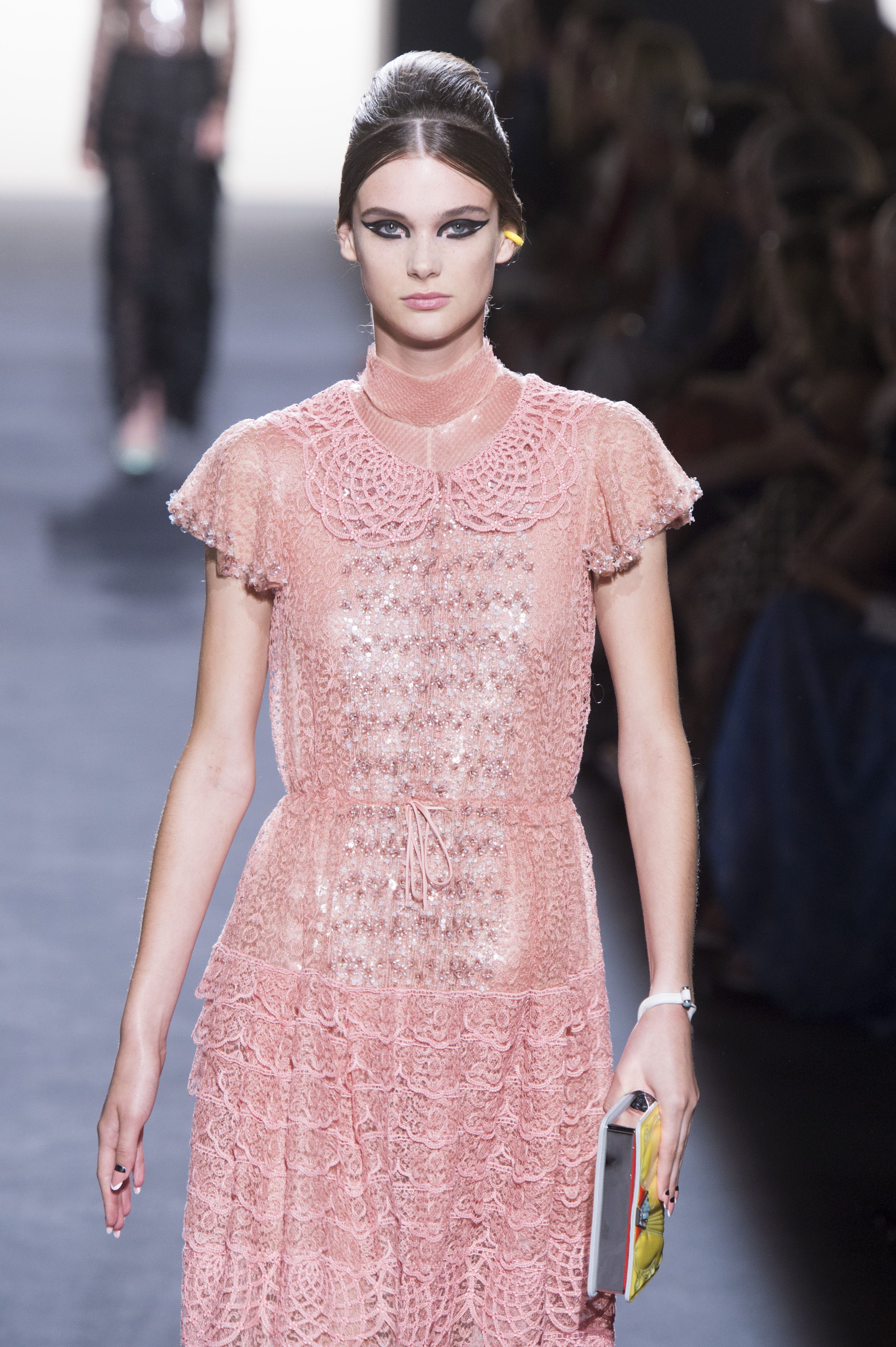 (10)巴黎高级定制时装周——芬迪品牌时装秀