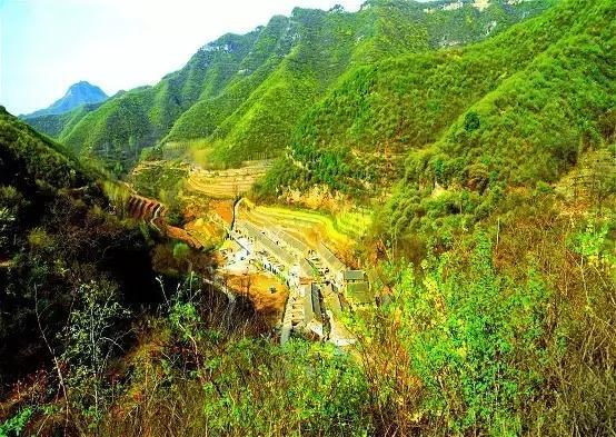 隐匿深山清修地的美丽山村——青龛村