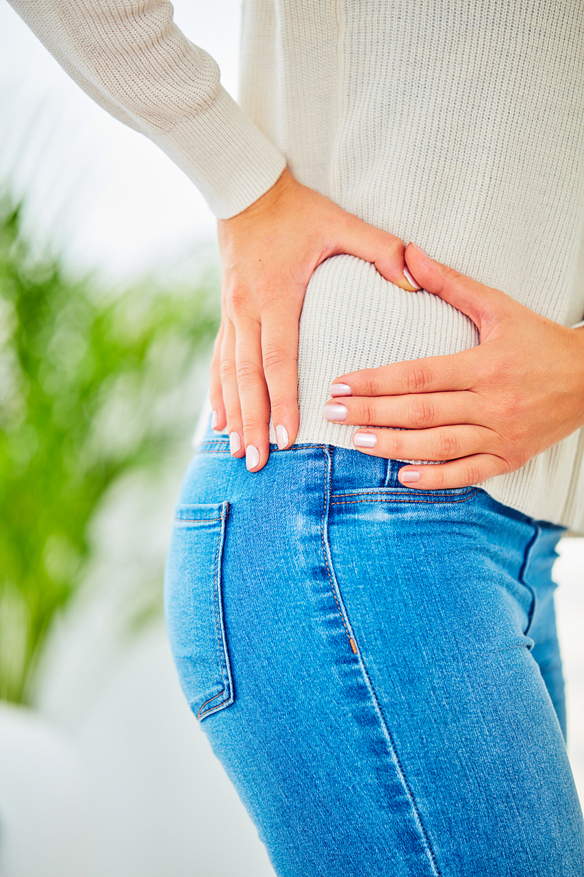 右边屁股酸痛连带大腿怎么办?