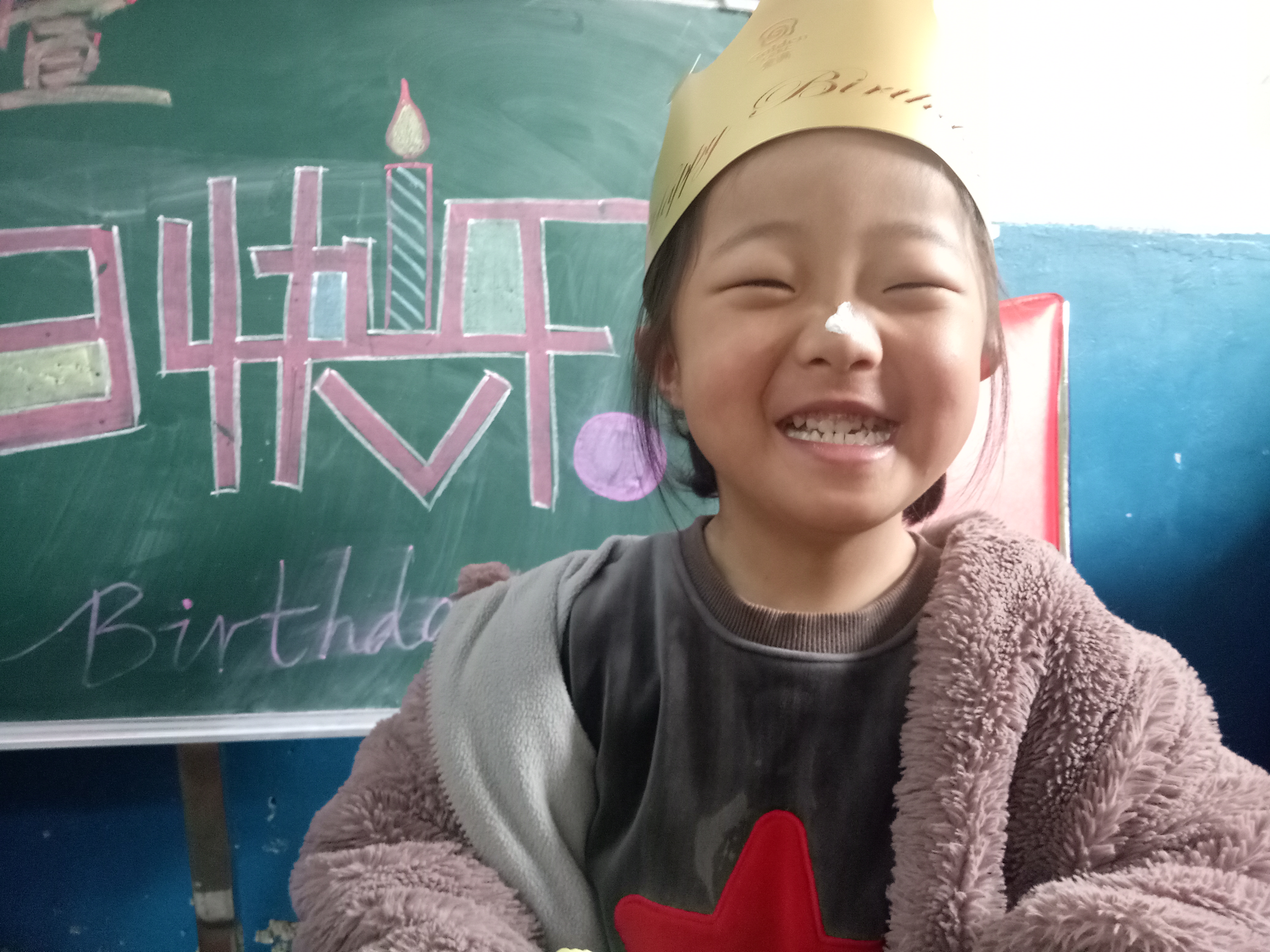 看一看孩子的笑脸