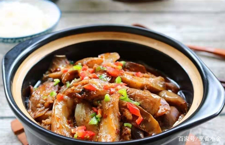 鱼香茄子煲的做法(鱼香茄子煲的做法 最正宗的做法窍门窍门)