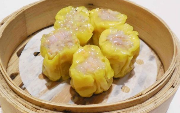 去广东,吃早茶人气最高的菜品之一,干蒸烧麦.