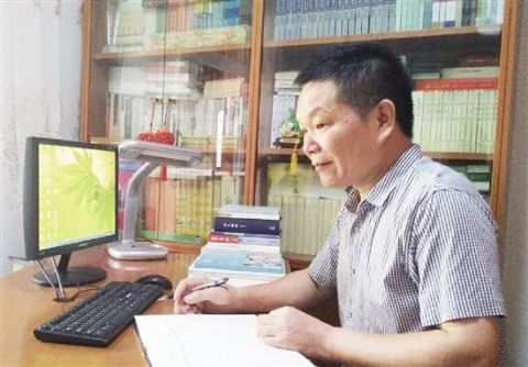 张富春:紧跟潮流的文学爱好者