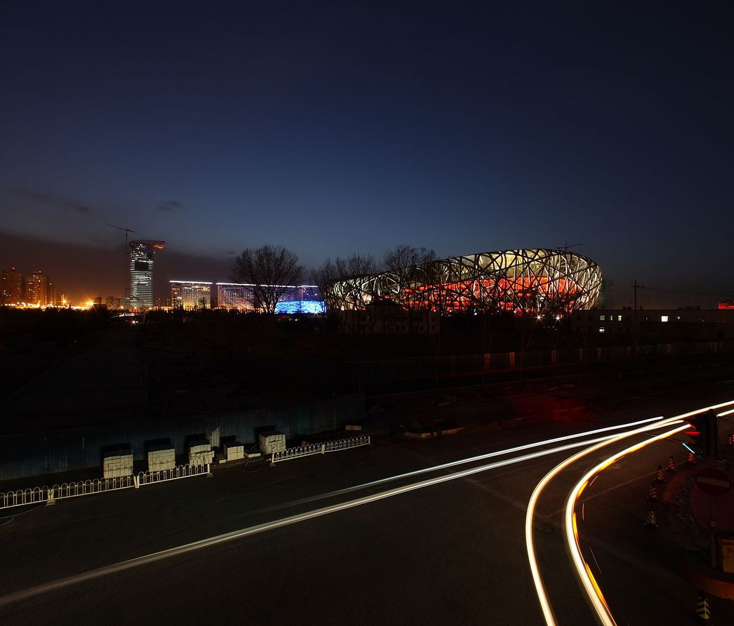 密云夜晚活动丰富,有美丽的夜景,密云大剧院的演出,户外运动,夜间市集
