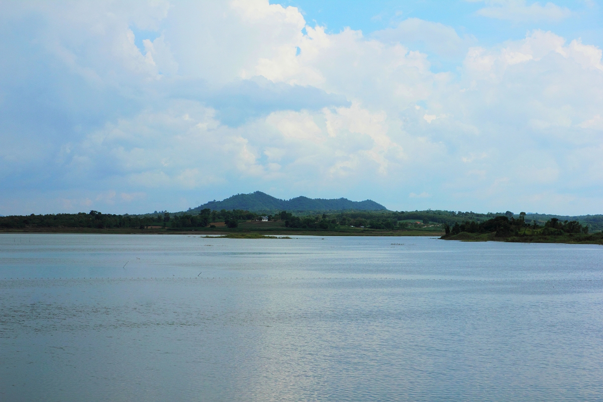 七颗星星闪耀湖面,西乡七星湖美景令人陶醉