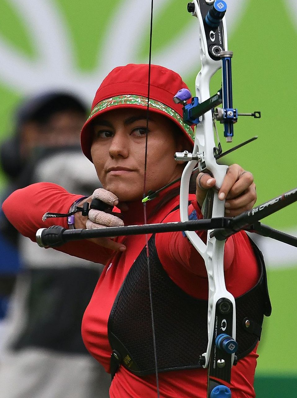 7月30日,成都大运会射箭项目男子复合弓团体决赛上演,中国大学生射箭