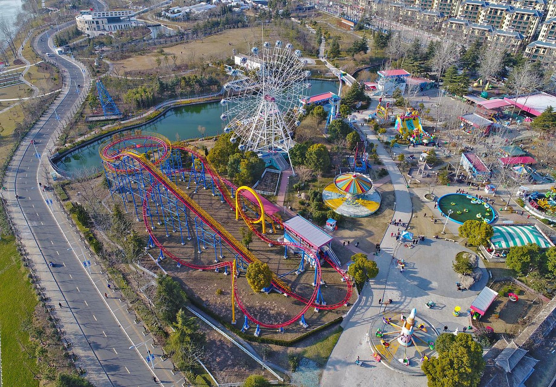 南昌融创乐园,一个令人心驰神往的游乐天堂,其国内高水准的三大过山车