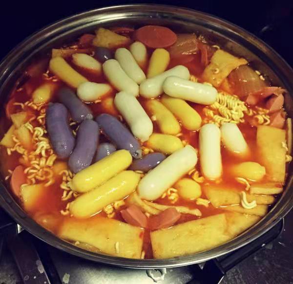 芝士年糕火锅,美味又好吃,营养独特,而且还相当的简单