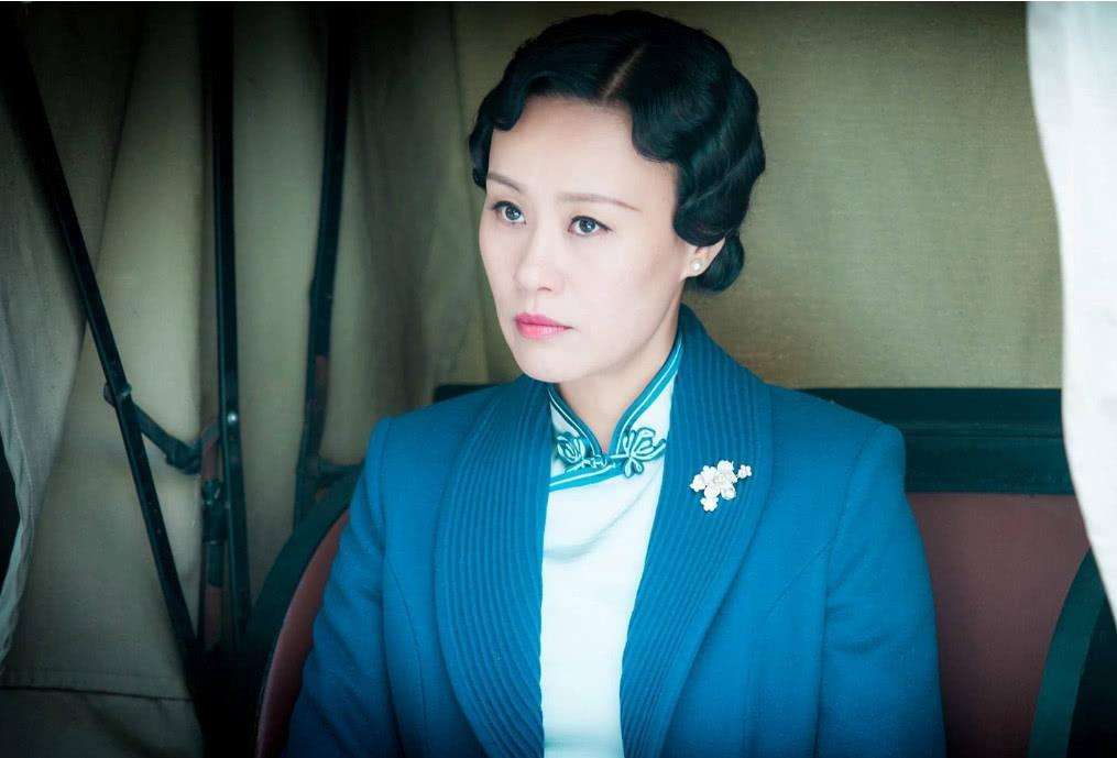 的邬君梅,提到她,想必每个人都有印象,因为她是个老演员,有不少好作品