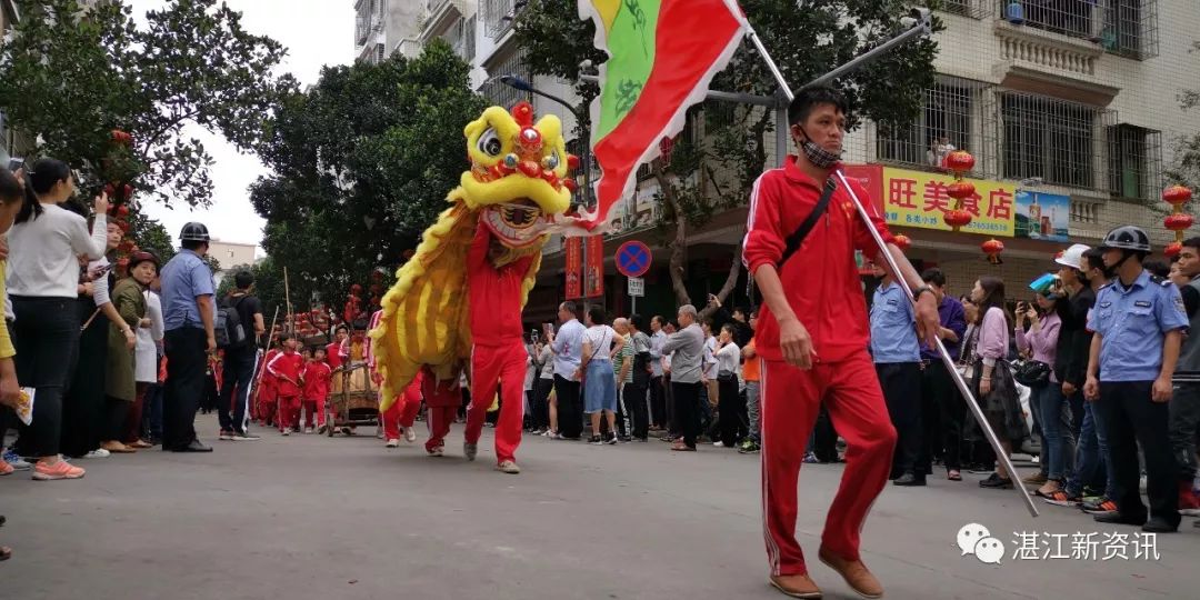 湛江赤坎百姓村年例大巡游盛典,百人穿令箭,飘色,精彩纷呈