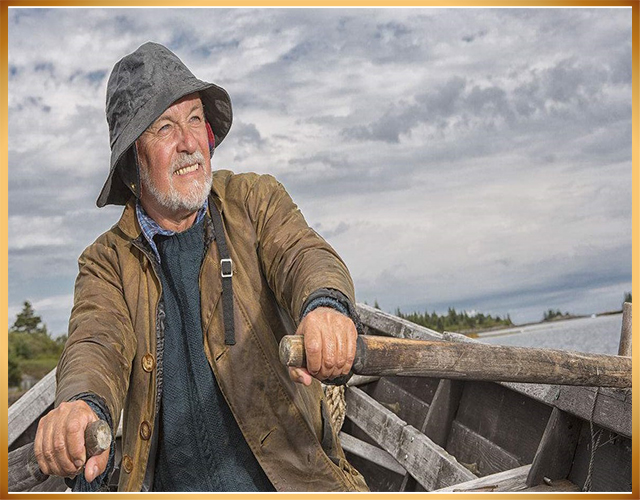 海明威的老人与海中,主人公桑迪亚哥,原型是他自己,还是别人?