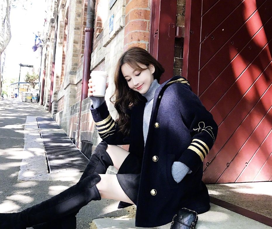 为什么aab女友赵梦玥每隔一段时间就要吐槽自己被黑粉攻击呢?