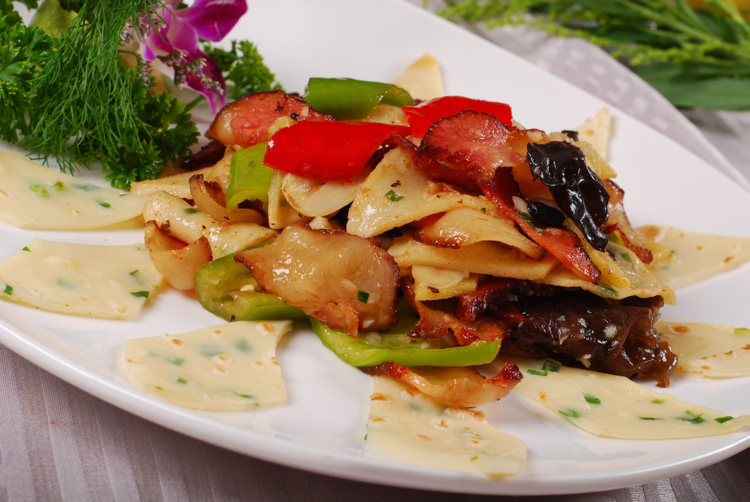 蓝公小炒皇:小炒皇是传统名菜,属闽菜系,是福建小吃中的代表,其味道鲜