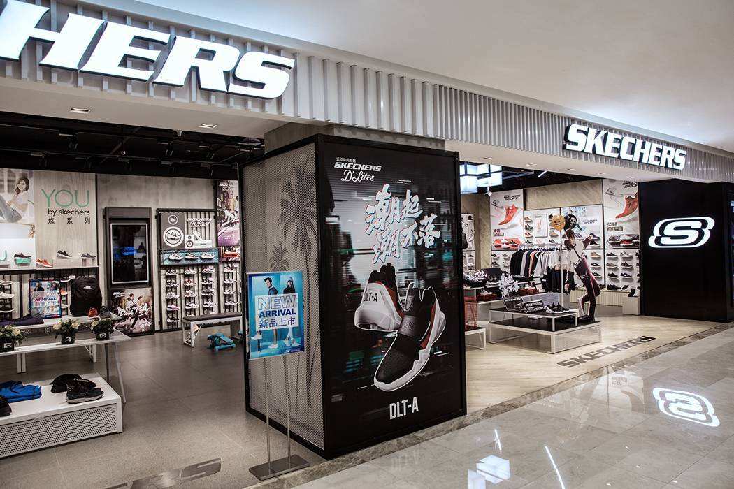 超越耐克!敢在全球开692家直营店,它凭什么?