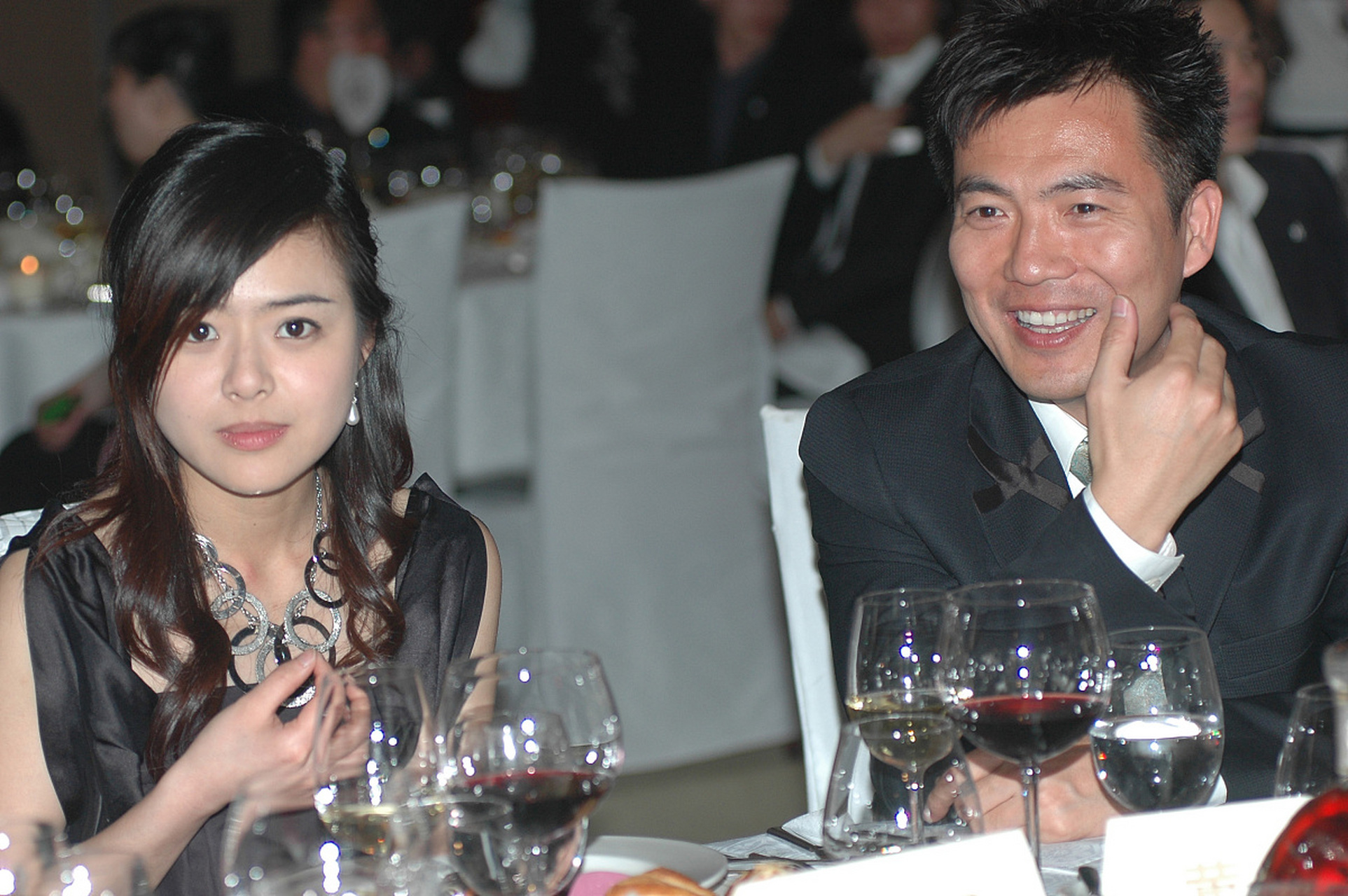 2006年,黄健翔对刚做完手术的妻子孙颖说:"我们已经很久没有交流过