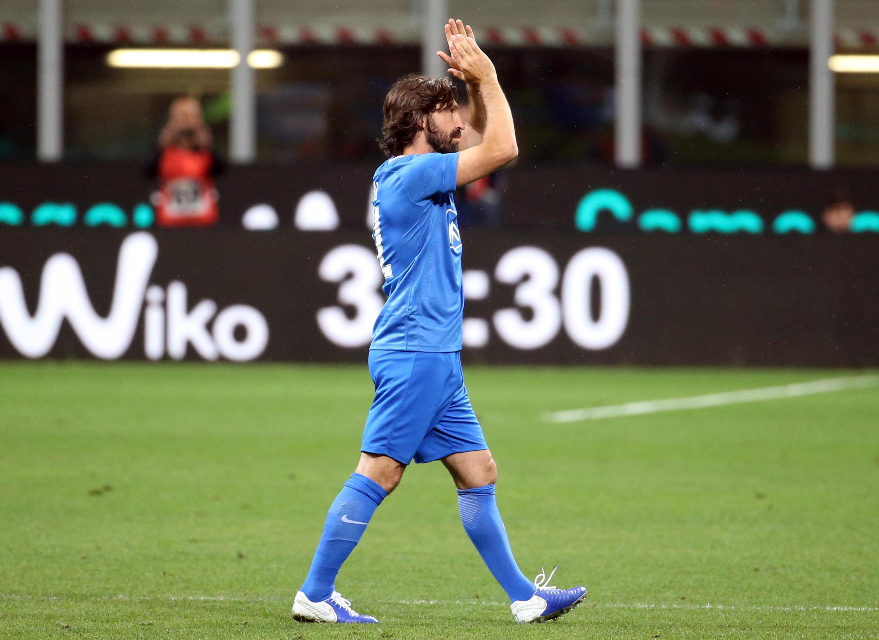 足球——皮尔洛告别赛在米兰举行(1)