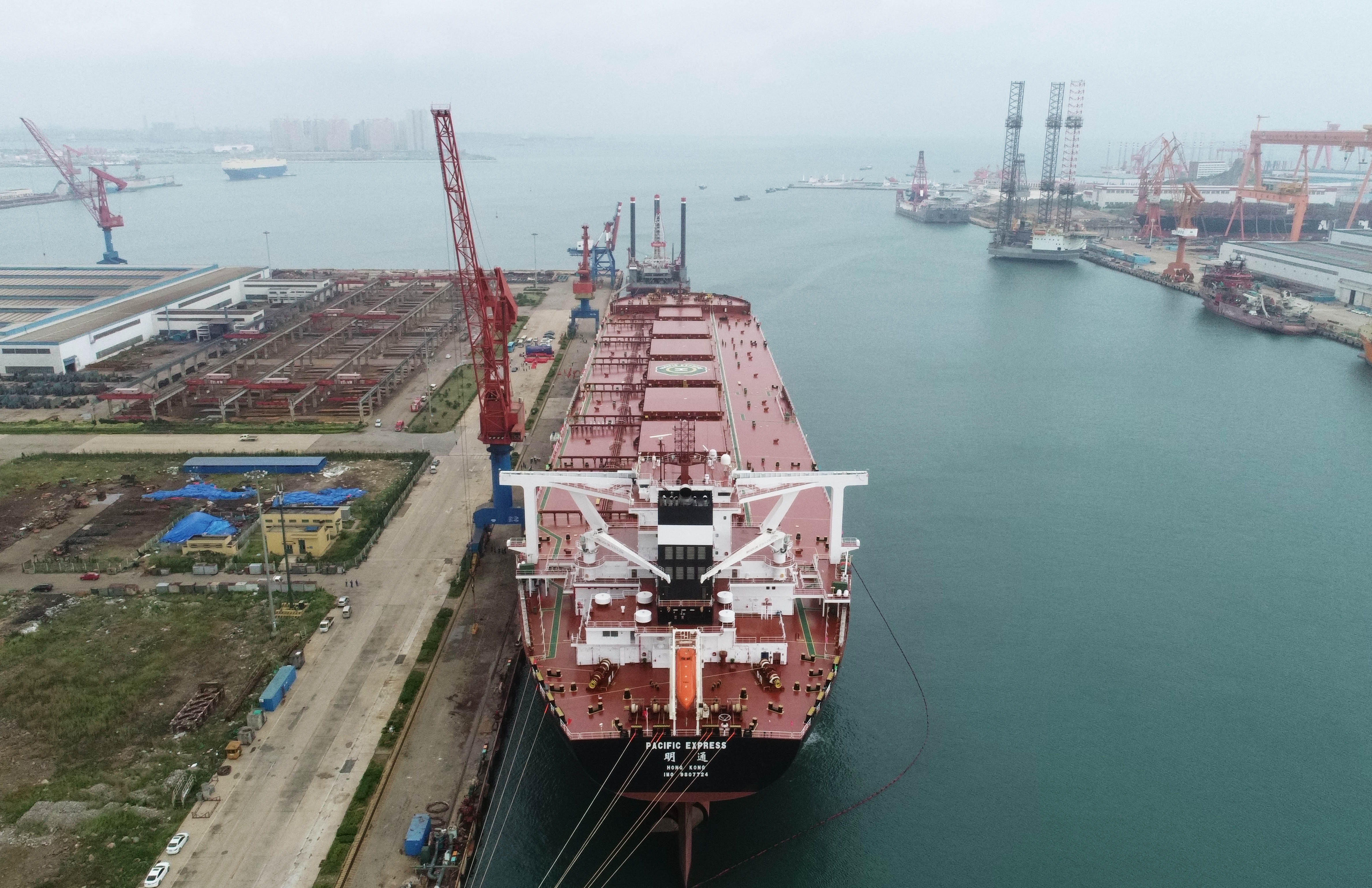 "中国造"超大型矿砂船"明通"轮交付使用(3)