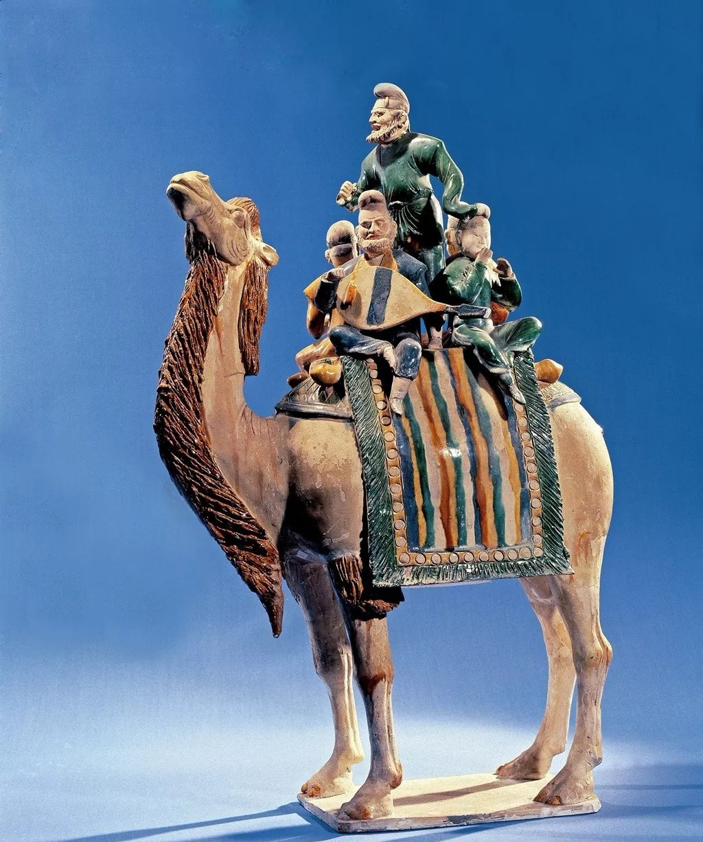 三彩胡人骑驼俑,唐代(咸阳郑仁泰墓出土 昭陵博物馆藏).